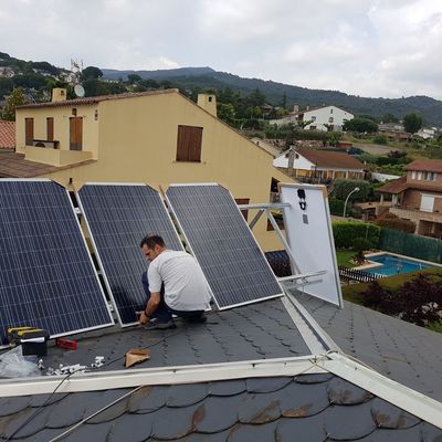 Instalación de energía solar Fotovoltaica para Autoconsumo de 1.5 kW en zona 3 con inyección 0. Caldes de Montbui