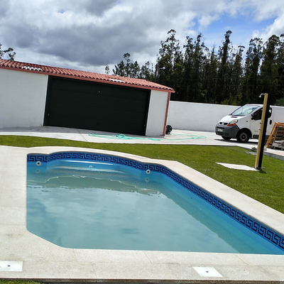 Piscina, plato de ducha y ducha