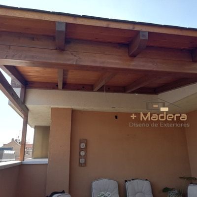 PORCHE ADOSADO EN MADERA A UN AGUA