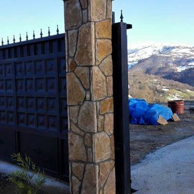 Pilar caliza amarilla