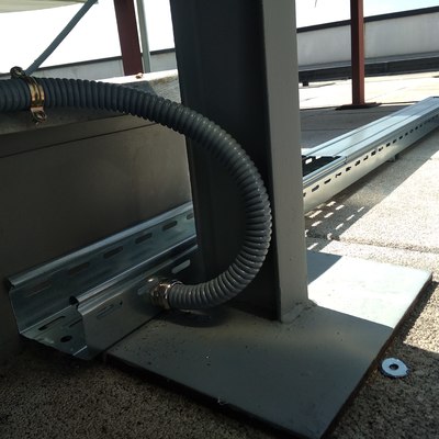 Montaje bandeja y detalle de racores