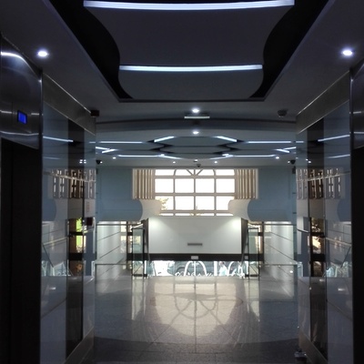 Interior hall edificio 12 estrellas pasillos