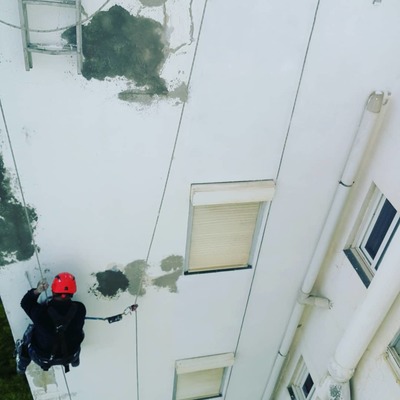 Rehabilitación de fachadas mediante trabajos verticales