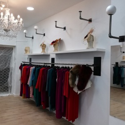 Exhibidores y percheros