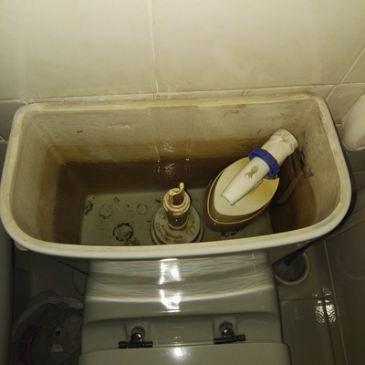 Mecanismo de cisterna en mal estado