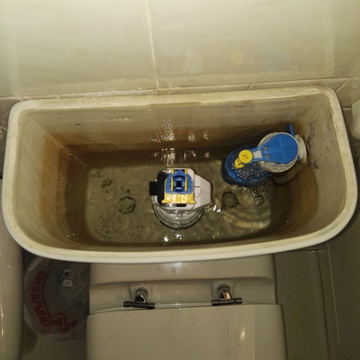 Sustitución de mecanismos de cisterna