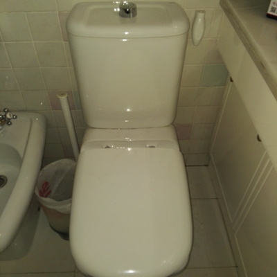 Montaje de tapa de cisterna