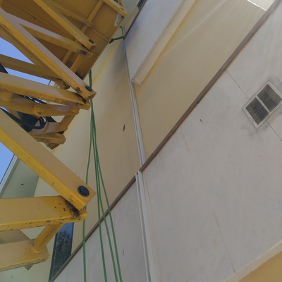 Instalación de cables en exterior para autoconsumo