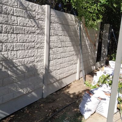 Valla casi terminada