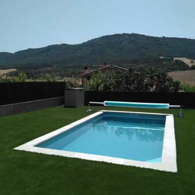 piscina con covertor de verano
