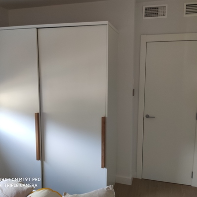 Armario corredera con guía oculta