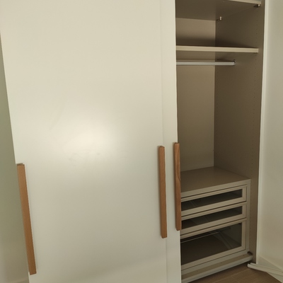 Armario corredera con guía oculta