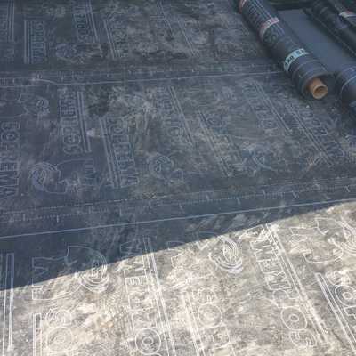 Obra de revestimiento con azulejo e impermeabilización de una terraza