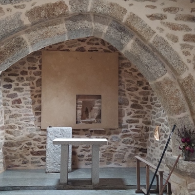 Restauración ermita románica y entorno.