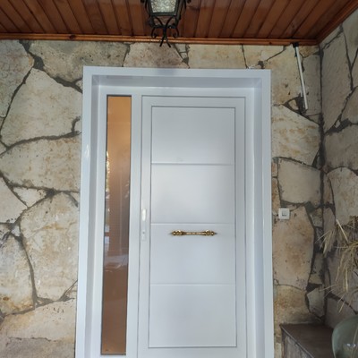 Puerta entrada a vivienda