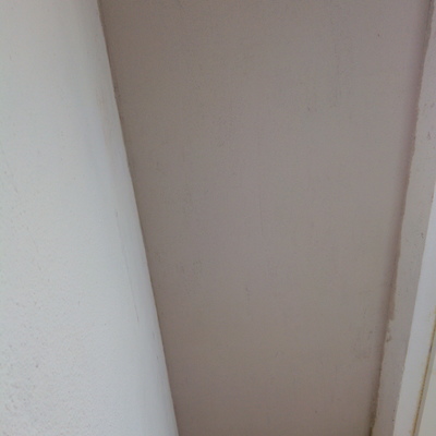 Enlucido de pared con yeso