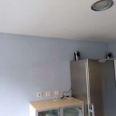 Cocina en azul cielo.