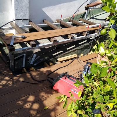 Tarima y estructura metálica