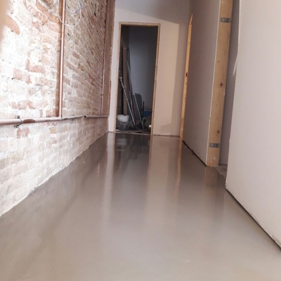 Nivelados y alisados de suelos y soleras.