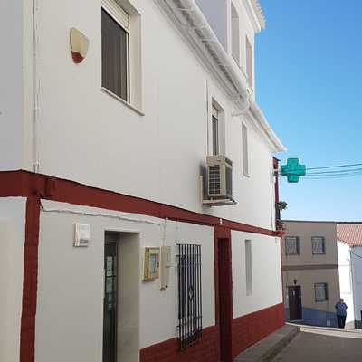 lateral fachada vivienda+ farmacia