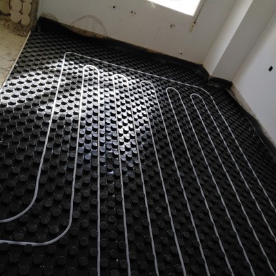 Instalacion de suelo radiante con aerotermia
