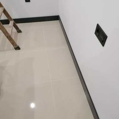 Fabricación y colocación de zócalos