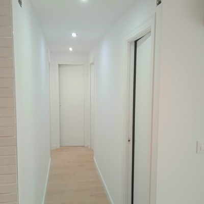 Pintura en pasillo y puertas