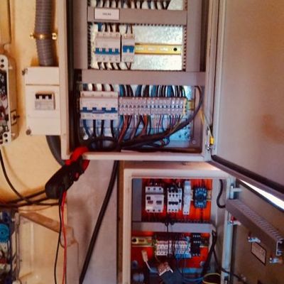 Cuadro eléctrico vivienda rústica
