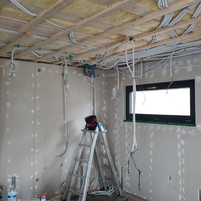 Entubado vivienda por el techo