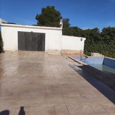 Hormigón impreso y  piscina