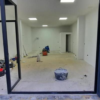 Inicio obra recubrimiento en microcemento local comercial