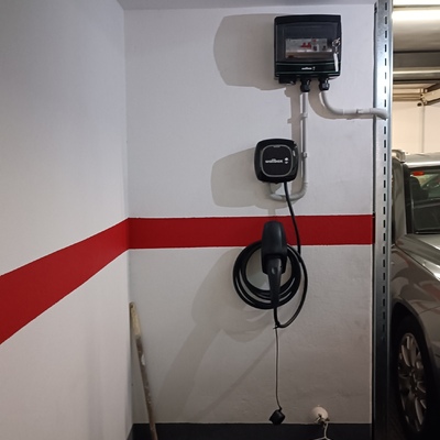 Wallbox Pulsar Plus en garaje comunitario