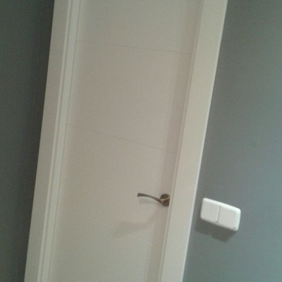 Puerta dormitorio 1.
