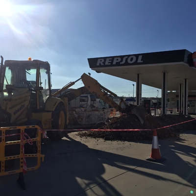 Trabajos en estación de servicios Repsol