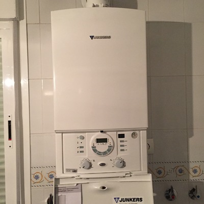 Instalación caldera Junkers Cerapur 30 Kw en vivienda unifamiliar