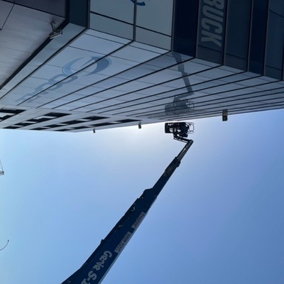 Limpieza de fachada de cristales