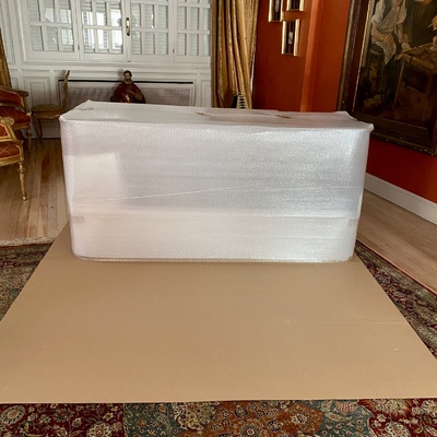 EMBALAJE CON BURBUJA Y CARTÓN