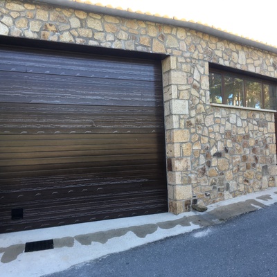 Puerta de garaje seccionable Hormann.