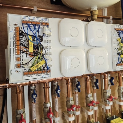 Instalación de sistema de calefacción y fontanería