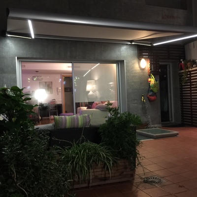 TOLDO COFRE BRAZOS INVISIBLES CON LEDS 