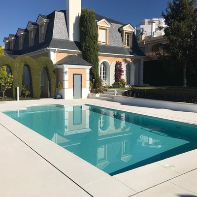 Reforma y reparación de piscina y alrededores en Monachil.