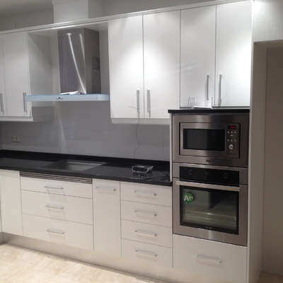 COCINA EN LACADO CON VETA