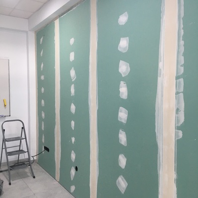 tabique con placas hidrofugas para humedades