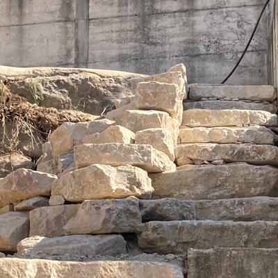 Escaleras de piedra natural rocalla
