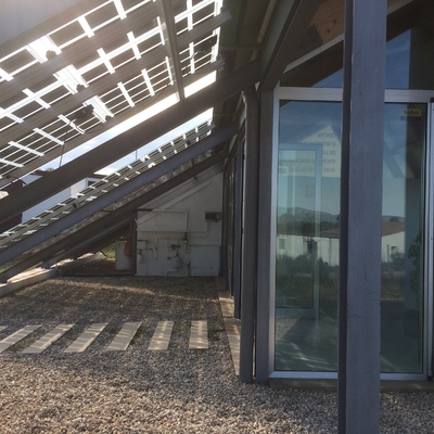 Integración con vidrio fotovoltaico