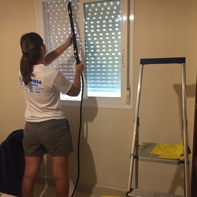 LIMPIEZA CON VAPORETA