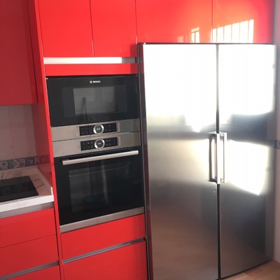 Cocina lacada en rojo