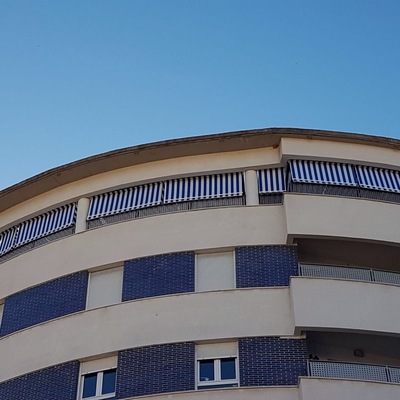 TOLDOS PARA VENTANAS Y BALCONES