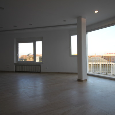 salon con iluminacion central