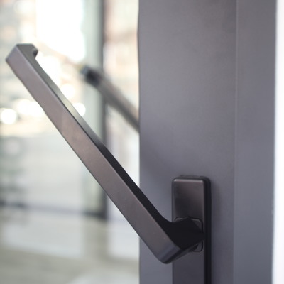 Maneta Grande en color negro